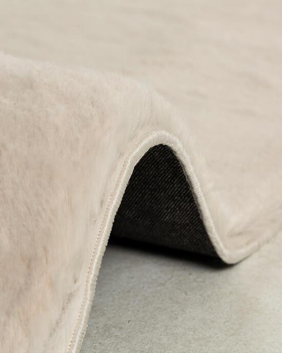 Jassrug Fuzzy Tavşan Tüyü Kürk Halı 80x150 Krem - 2